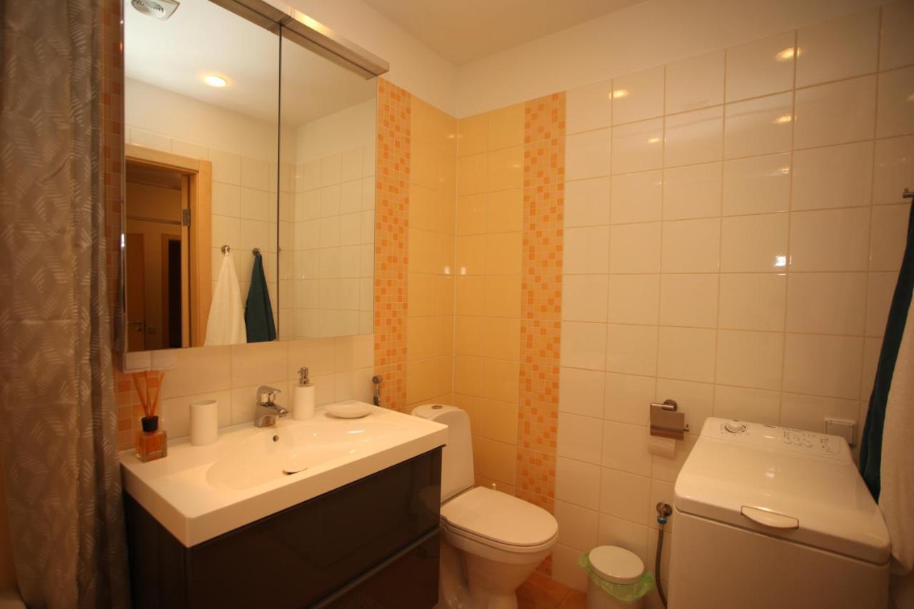 Cozy Home Apartment Kaivas, Free Parking, Self Check-In Riga Esterno foto