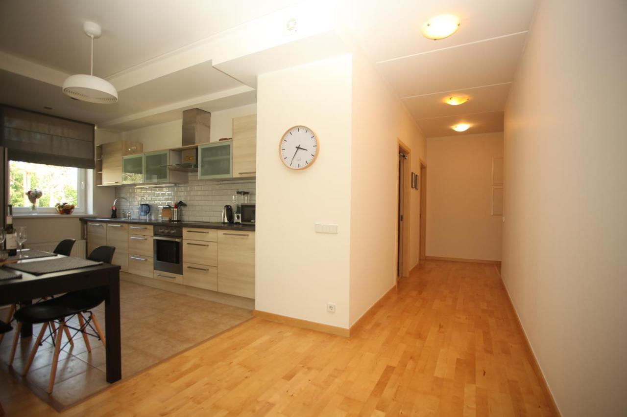 Cozy Home Apartment Kaivas, Free Parking, Self Check-In Riga Esterno foto